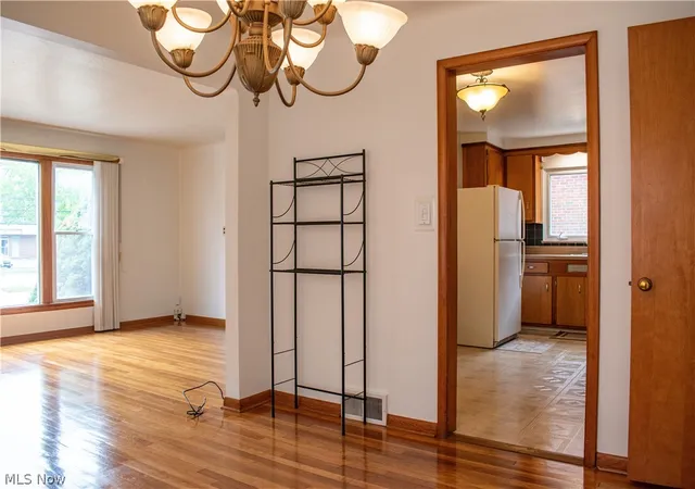 4th image of 5589 Mayfield Rd, Lyndhurst, OH 44124 | MLS# 5229763