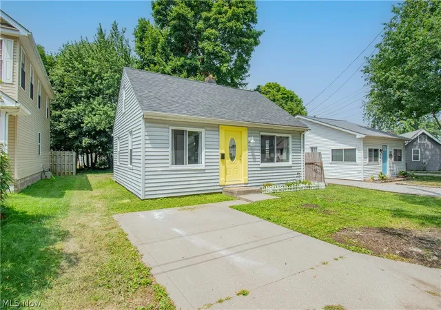 2nd image of 908 Hayes Ave, Willoughby, OH 44094 | MLS# 5229281
