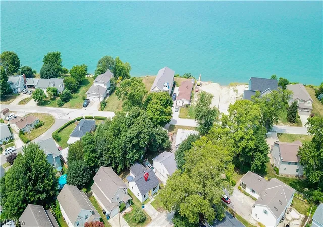 3rd image of 908 Hayes Ave, Willoughby, OH 44094 | MLS# 5229281