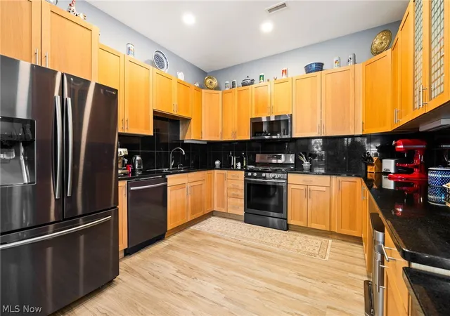 4th image of 12701 Larchmere Blvd #2A, Cleveland, OH 44120 | MLS# 5228560