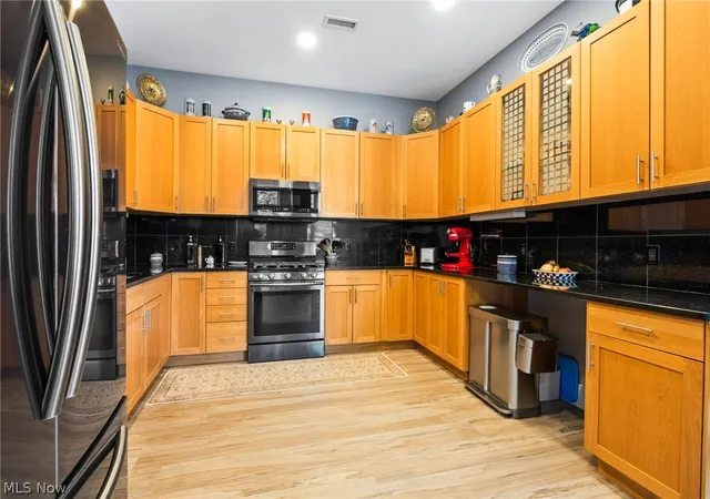 5th image of 12701 Larchmere Blvd #2A, Cleveland, OH 44120 | MLS# 5228560