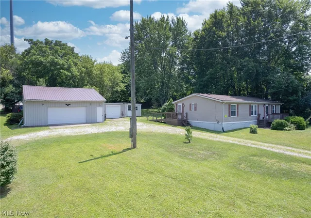 3rd image of 1125 S Johnson Rd, Sebring, OH 44672 | MLS# 5229750