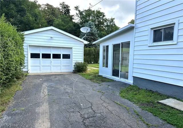 Homes for sale in East Liverpool, OH | 1055 Ambrose Ave, East Liverpool, OH 43920 | MLS# 5229482