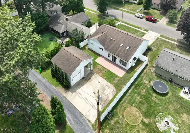 Photo 3 of Single family home for sale at 129 S James St, Dover, OH 44622 | MLS# 5229084 | Listing updated on 2026-09-16