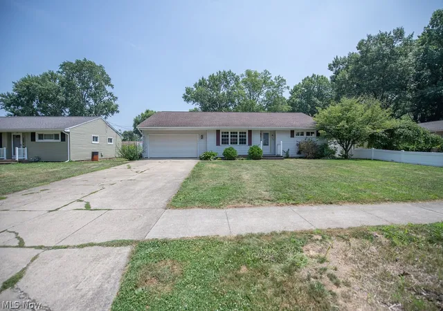 Photo 3 of Single family home for sale at 129 S James St, Dover, OH 44622 | MLS# 5229084 | Listing updated on 2026-09-16