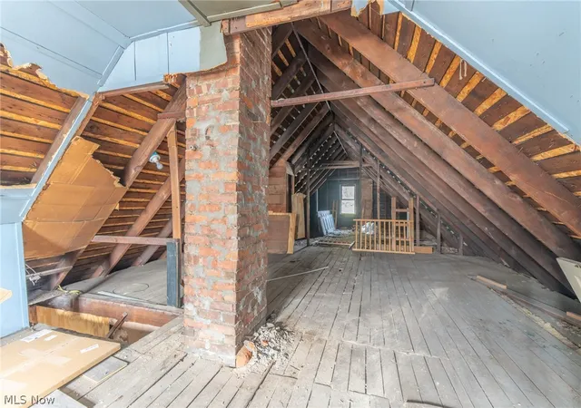Listing Photo 2 - Condo for sale in building located at 1364 W 58th St, Cleveland, OH 44102 - Unit #