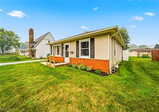 3rd image of 4820 Forest Rd, Mentor, OH 44060 | MLS# 5214365