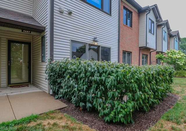 3rd image of 9683 Sylvan Ln, Concord Township, OH 44060 | MLS# 5229448