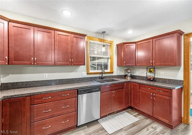 3rd image of 6342 Manchester Rd, New Franklin, OH 44216 | MLS# 5227723