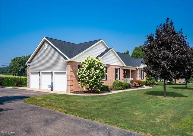 2nd image of 3660 Michelle Ln, Zanesville, OH 43701 | MLS# 5229821