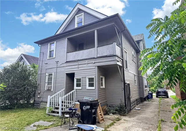 Listing Photo 2 - Condo for sale in building located at 3641 E 149th St, Cleveland, OH 44120 - Unit #