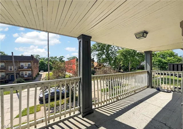 Listing Photo 3 - Condo for sale in building located at 3641 E 149th St, Cleveland, OH 44120