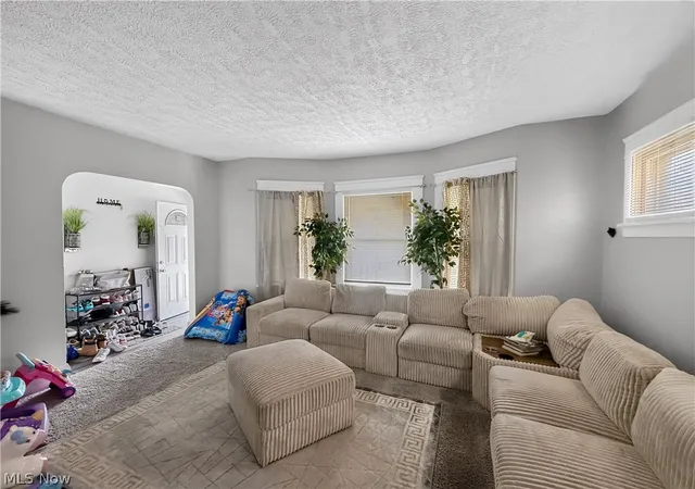 Listing Photo 4 - Condo for sale in building located at 3641 E 149th St, Cleveland, OH 44120