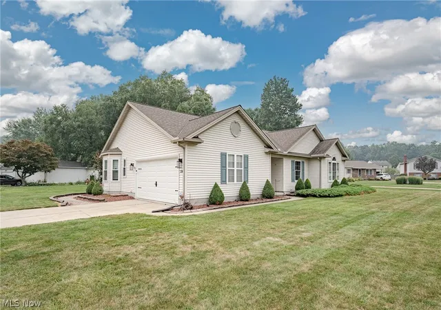 2nd image of 336 Middlefield Ct, Painesville, OH 44077 | MLS# 5229141