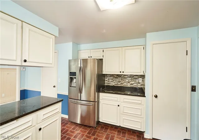 Photo 4 of Single family home for sale at 1172 Berwick Ln, Cleveland, OH 44121 | MLS# 5229669 | Listing updated on 2026-08-19