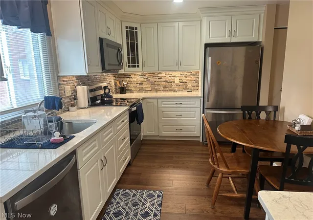 Photo 4 of Condo for sale at 16100 Van Aken Blvd #306, Cleveland, OH 44120 | MLS# 5229272 | Listing updated on 2026-08-25