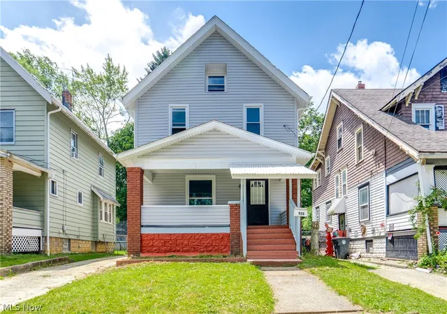 Photo 1 of Single family home for sale at 926 Work Dr, Akron, OH 44320 | MLS# 5223753 | Listing updated on 2026-07-22