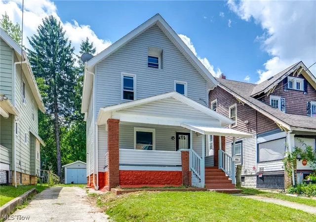 Photo 2 of Single family home for sale at 926 Work Dr, Akron, OH 44320 | MLS# 5223753 | Listing updated on 2026-07-22