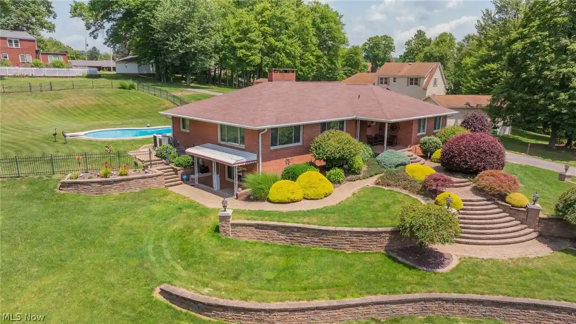 Photo 1 of Single family home for sale at 570 East St, East Palestine, OH 44413 | MLS# 5229942 | Listing updated on 2026-10-20