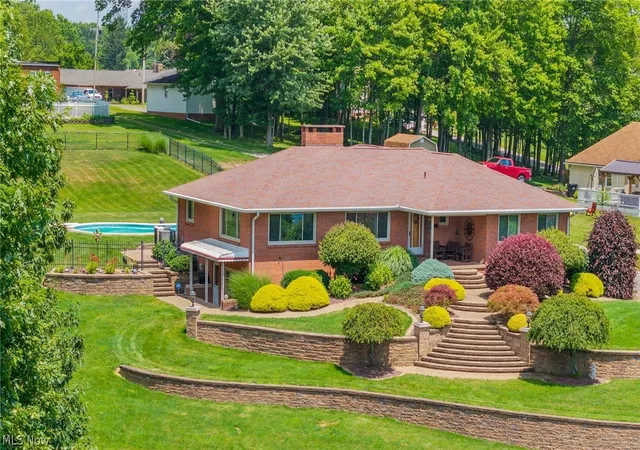 Homes for sale in East Palestine, OH | 570 East St, East Palestine, OH 44413 | MLS# 5229942