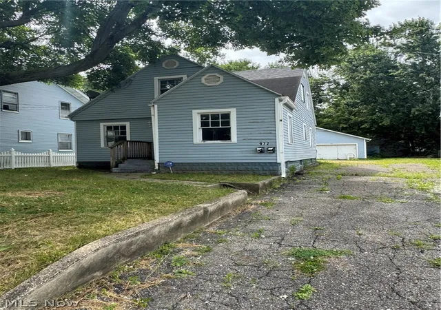 Photo 3 of Multi family home for sale at 972 Hunt St, Akron, OH 44306 | MLS# 5229654 | Listing updated on 2026-07-22