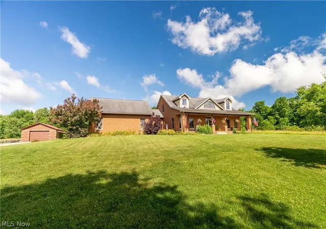 Photo 2 of Sale Pending at 1100 E Bayton St, Alliance, OH 44601 | MLS# 5229801 | Listing updated on 2026-09-18