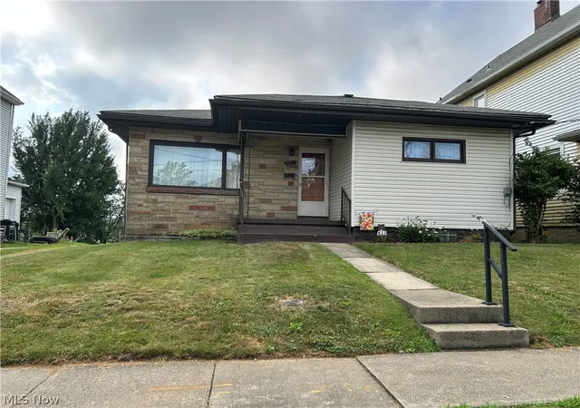 1st image of 433 Park Ave, Cadiz, OH 43907 | MLS# 5229514