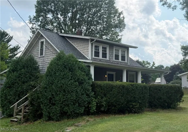Photo 2 of Single family home for sale at 5806 Portage St Nw, North Canton, OH 44720 | MLS# 5229936 | Listing updated on 2026-08-20
