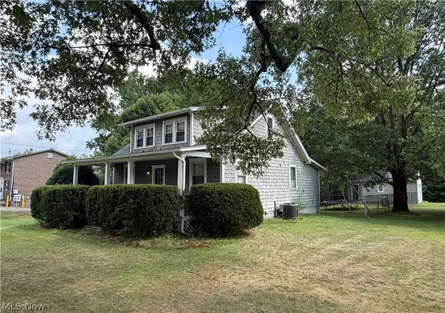 Photo 3 of Single family home for sale at 5806 Portage St Nw, North Canton, OH 44720 | MLS# 5229936 | Listing updated on 2026-08-20