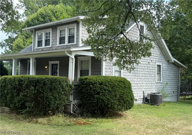 Photo 3 of Single family home for sale at 5806 Portage St NW, North Canton, OH 44720 | MLS# 5229936 | Listing updated on 2026-08-20