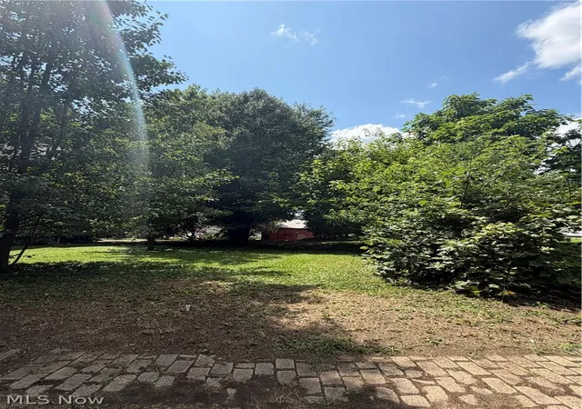 1st image of 327 S 3rd St, Coshocton, OH 43812 | MLS# 5229934