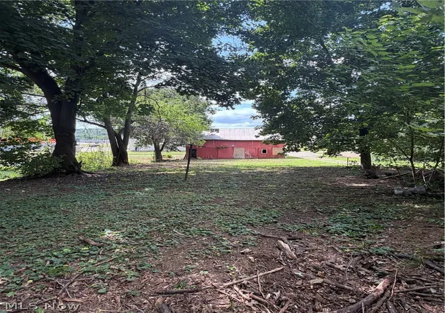 2nd image of 327 S 3rd St, Coshocton, OH 43812 | MLS# 5229934
