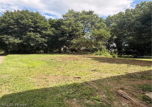 5th image of 327 S 3rd St, Coshocton, OH 43812 | MLS# 5229934