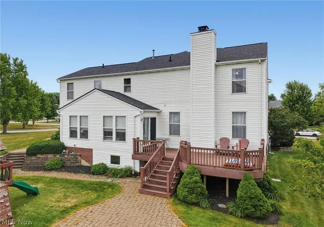 3rd image of 401 Norwich Dr, Broadview Heights, OH 44147 | MLS# 5230037