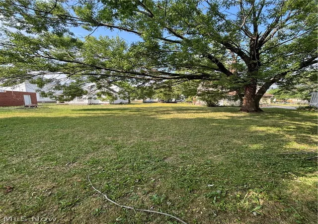 4th image of 835 Whitcomb Rd, Cleveland, OH 44110 | MLS# 5229722