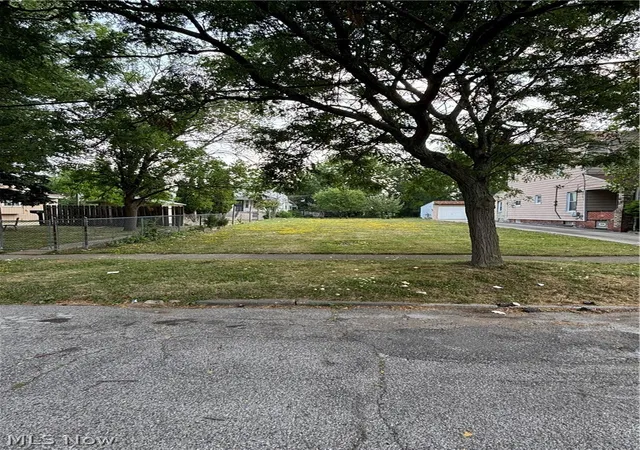 1st image of 829 Whitcomb Rd, Cleveland, OH 44110 | MLS# 5229724