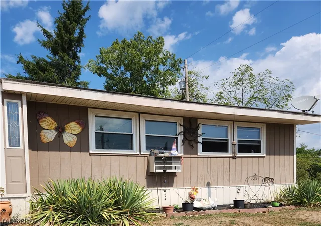 2nd image of 23516 Hideaway Dr, Senecaville, OH 43780 | MLS# 5229320