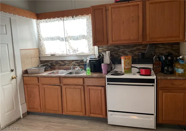 Photo 2 of Single family home for sale at 42 Alfaretta Ave, Akron, OH 44310 | MLS# 5224661 | Listing updated on 2026-08-18