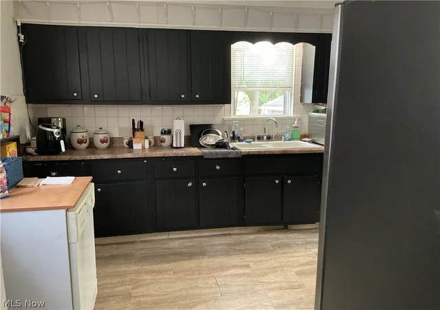 Photo 3 of Single family home for sale at 43 Alfaretta Ave, Akron, OH 44310 | MLS# 5225294 | Listing updated on 2026-08-18