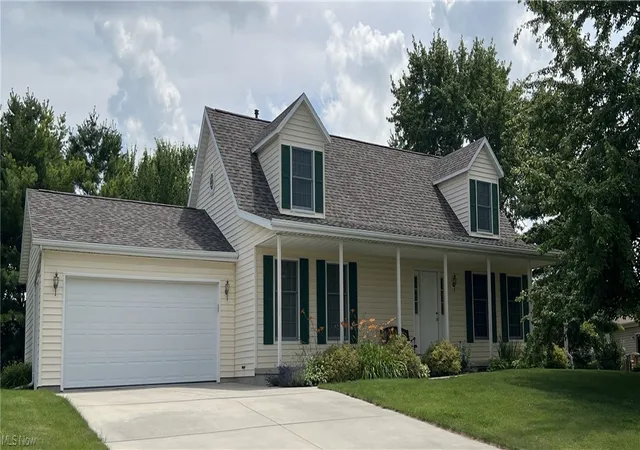 Photo 1 of Single family home for sale at 1013 Cherokee, Wapakoneta, OH 45895 | MLS# 5230069 | Listing updated on 2026-10-05