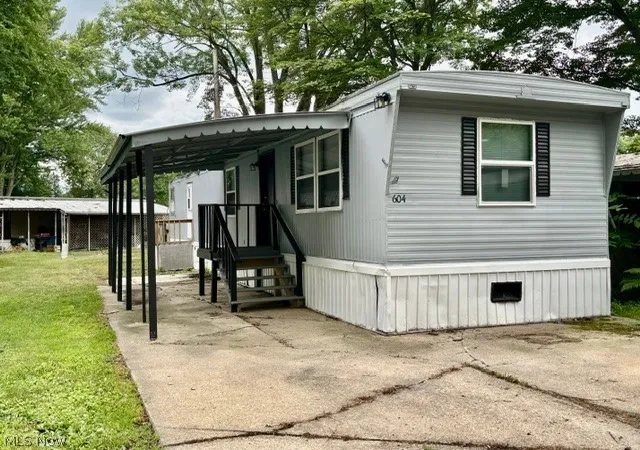 Photo 1 of Single family home for sale at 604 East Dr, Warren, OH 44484 | MLS# 5229702 | Listing updated on 2026-08-27