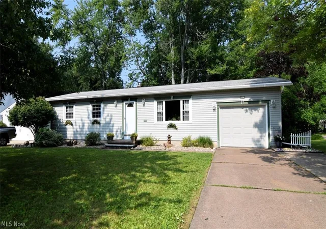 Photo 3 of Sale Pending at 594 Terra Ln, Amherst, OH 44001 | MLS# 5229798 | Listing updated on 2026-07-28