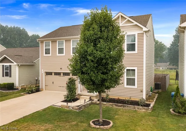 Photo 3 of Single family home for sale at 147 Springvale Dr, Amherst, OH 44001 | MLS# 5229659 | Listing updated on 2026-08-21