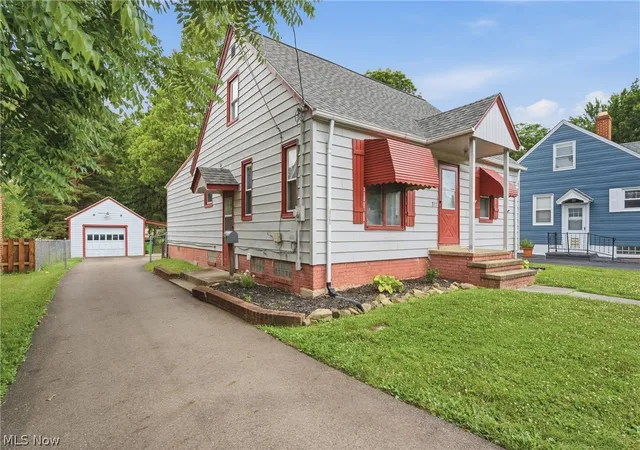 Homes for sale in Berea, OH | 311 Fowles Rd, Berea, OH 44017 | MLS# 5229455