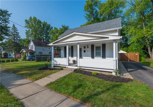 Homes for sale in Berea, OH | 445 Berea St, Berea, OH 44017 | MLS# 5229005