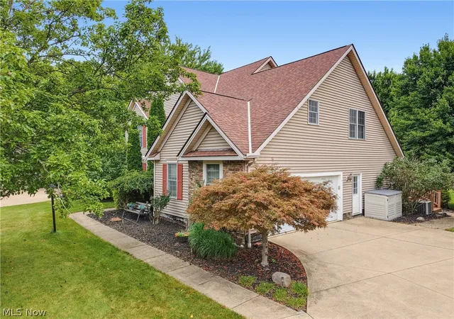 Photo 2 of Single family home for sale at 301 Aynesly Way, Brunswick, OH 44212 | MLS# 5230035 | Listing updated on 2026-09-01