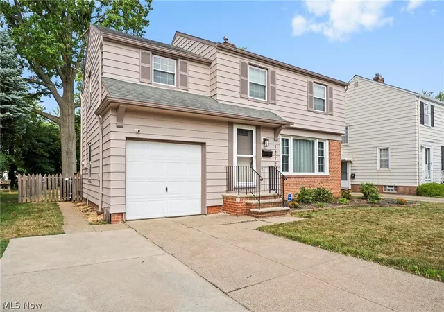 2nd image of 1272 Gordon Rd, Lyndhurst, OH 44124 | MLS# 5212937