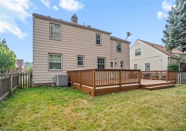 4th image of 1272 Gordon Rd, Lyndhurst, OH 44124 | MLS# 5212937