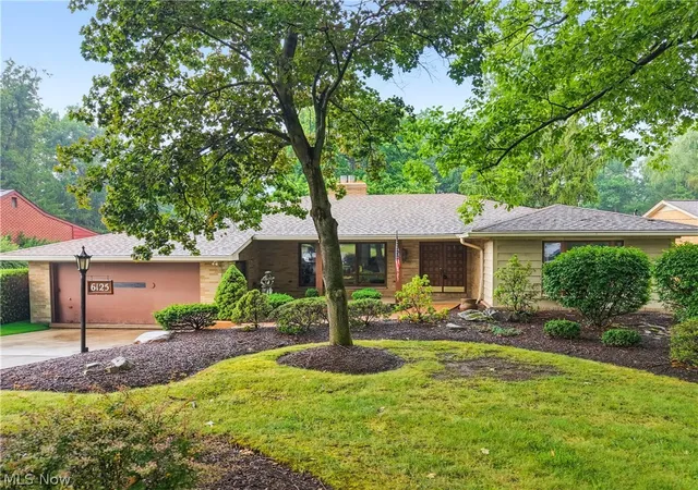 2nd image of 6125 Hillside Rd, Independence, OH 44131 | MLS# 5225688