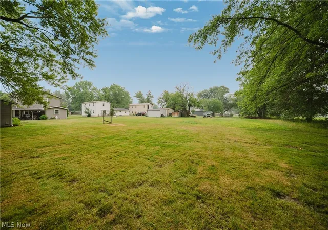3rd image of 33721 Henwell Rd, Columbia Station, OH 44028 | MLS# 5227930